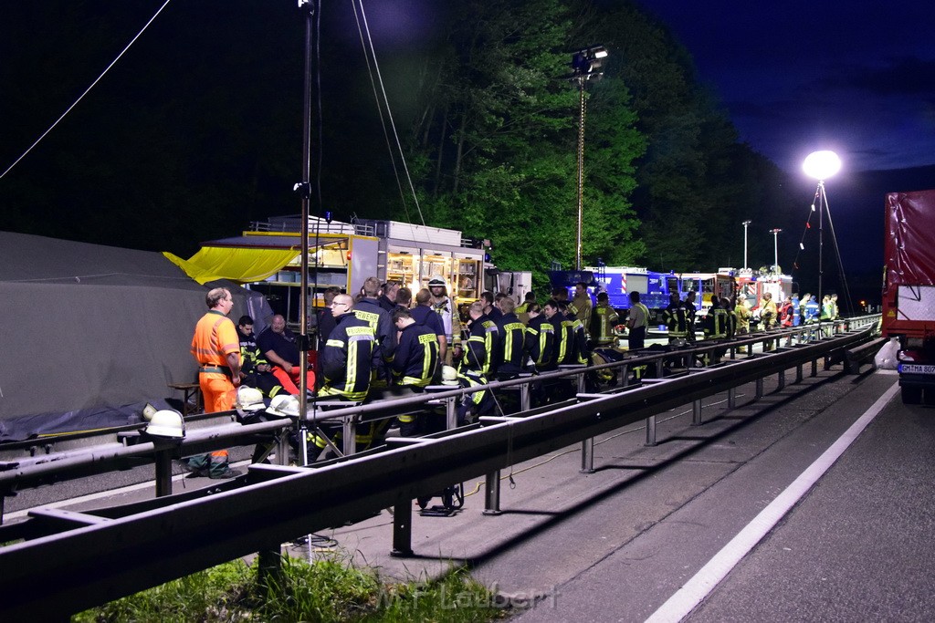 VU Gefahrgut LKW umgestuerzt A 4 Rich Koeln Hoehe AS Gummersbach P636.JPG - Miklos Laubert